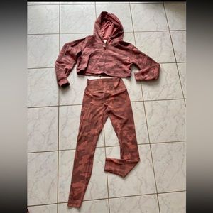 Lululemon rose camo leggings and cropped hoodie set size 6